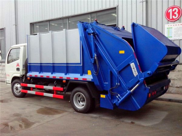 環(huán)衛(wèi)垃圾車(chē)運(yùn)輸過(guò)程工人最怕漏水應(yīng)該怎么解決呢?