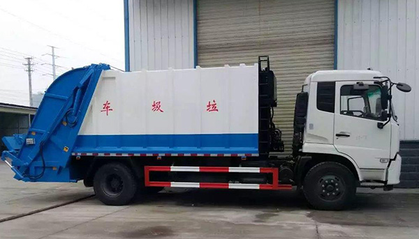 環(huán)衛(wèi)垃圾車(chē)運(yùn)輸過(guò)程工人最怕漏水應(yīng)該怎么解決呢?